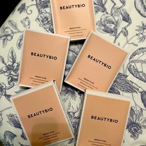 Bright Eyes Depuffing and Brightening Eye Gels - Pink